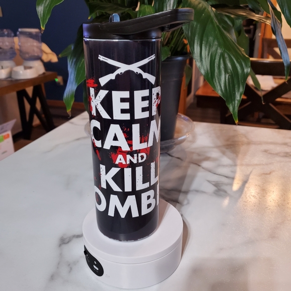 ZOMBIES....Keep Calm....20oz Tumbler with duo lids 🎉sale - Picture 7 of 7